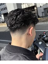 フォーコーナーズ(Four Corners)&nbsp;スキンフェードツーブロック刈り上げジェットモヒカンマンバン