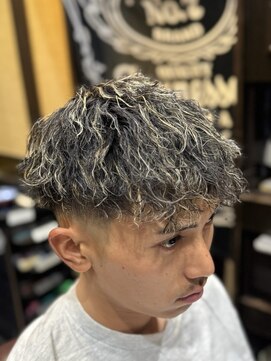 ヒロギンザ 大宮駅前店(HIRO GINZA) スパイラルパーマ × ハイフェード × ハイライトメッシュ