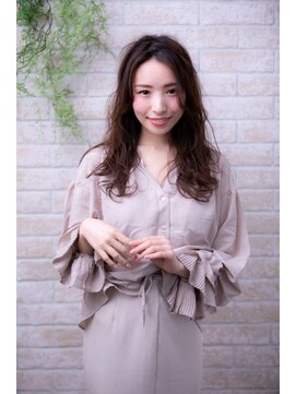 ヘアーアートシフォン 池袋西口店(Hair art chiffon) 簡単スタイリングで伸ばしかけルーズラブのクラシカルセミディ