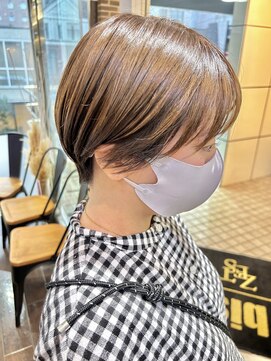 ヘアーアンドメイク ビス(HAIR&MAKE bis) 大人かわいいハンサムショート☆ももこ