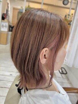 コンフィープラス(comfy plus) 透明感♪インナーカラー小顔艶感ミディミルクティーベージュ