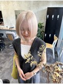 ホワイトベージュ/切りっぱなしボブ