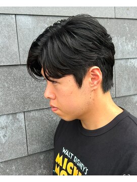 ヒュイル バイ ニアウ(Hwyl by Niau) メンズマッシュセンターパートスパイラルパーマニュアンスパーマ