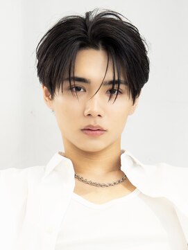 オーシャントーキョー 渋谷(OCEAN TOKYO) フェザーパーマセンターパートワックスなし刈り上げショート