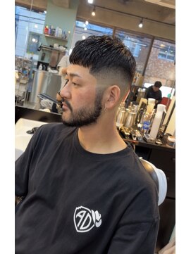 タイト スワッグ バーバーワークス(TIGHT SWAG BARBERWORKS) スキンフェード×クロップスタイル