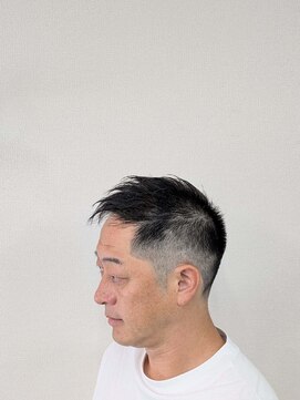 ヘアーソユーズ(HAIR SOYUZ) 大人が似合う清潔感あるスキンフェードスタイル