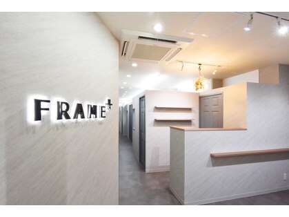 フレームプラス なんば駅前店(FRAME+)の写真