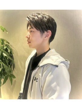 リア(Li'a) フェザースタイル+刈り上げ