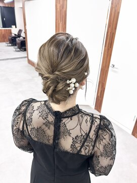 イム(IMU) シニヨン/イベントヘアセット