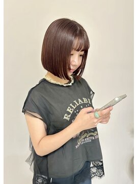 ヒビヲ 天神警固(HIBIO) ショートボブ切りっぱなしボブタッセルボブブリーチダブルカラー