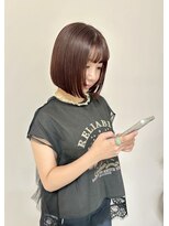 ヒビヲ 天神警固(HIBIO) ショートボブ切りっぱなしボブタッセルボブブリーチダブルカラー