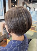 大人な女性の丸みショートボブ