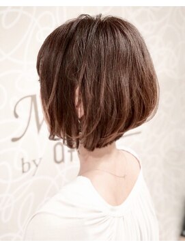 ミッシェル アフロート(michelle afloat) 20代30代40代50代小顔に見える前下がり×内巻き×3D外ハネボブ