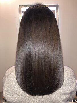 アールサロン アオヤマ(Rr SALON AOYAMA) プラチナミネコラストレート