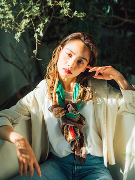 フローラビューティーヘアー(Flora Beauty Hair) 外国人風ハイライトロング/20代/30代/40代/50代/岡山/表町