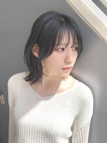 フィーカ(fiica)&nbsp;外ハネミディアムスタイル　小顔カット