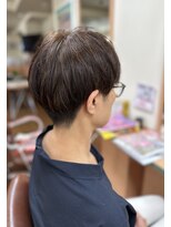 美容室ソニア ヘナカラーで作るレディースツーブロックスタイル