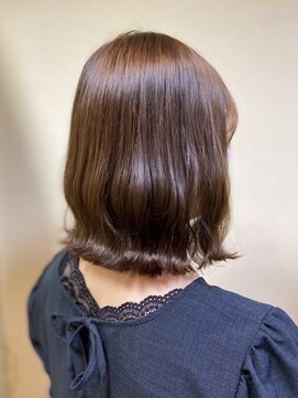 コージ(koji) 《直方／イノアカラー》切りっぱなしボブスタイル