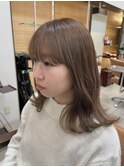 ・ミルクティーベージュ×ミディアムヘア