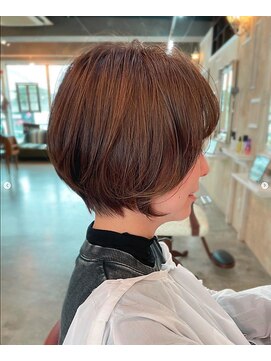 アトリエ エス atelier es HAIRDESIGN ふんわりショート/20代30代40代50代/丸みシルエット/大人可愛い