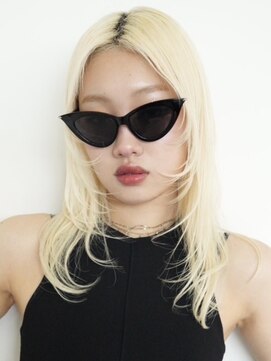 トリッカ シブヤ(TRICCA SHIBUYA) 顔まわりレイヤー/ ブリーチ　/ミディアム