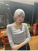 フェイスレイヤー×ボブ×ホワイトカラー×ブリーチ