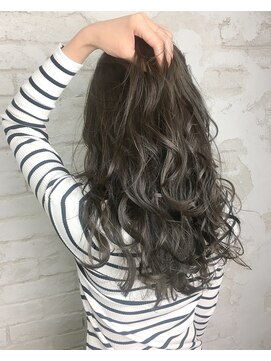 プライズ アイリス 池袋東口店(prize Iris) グレージュカラー/大人かわいいロング【池袋/池袋駅前】