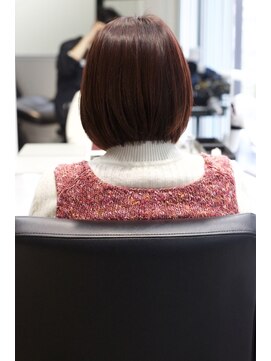 フリーク(FLEEK) 前下がりボブ ピンクカラー