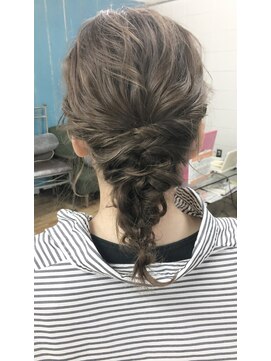美容室エルカミノ 大人可愛いあみ下ろしスタイル