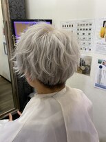 ヘアーグランデシーク(Hair Grande Seeek)&nbsp;メンズホワイトカラー☆