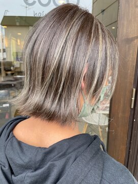 ヘア メイク ココ(hair make coco) ハイライト×切りっぱなし