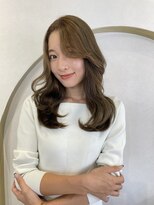 ミラ(MIRA)&nbsp;オリーブベージュ／レイヤースタイル／秋カラー