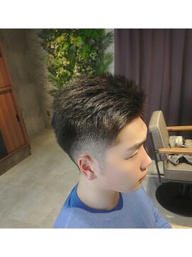 ネセサリー(NECESSARY) カット