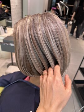 ステア ケース(stair case) 白髪活かし　白髪率多めのお客様　50代　ブルベにおすすめ