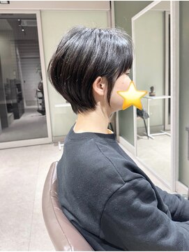 シーナ(Shiina) 似合わせショートスタイル