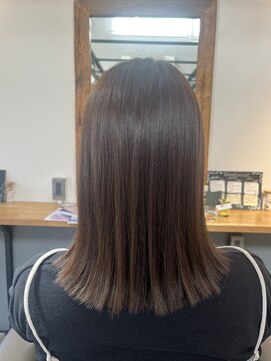 切りっぱなしミディアムヘア