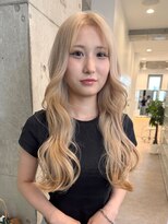 サンクプロジェクト(cinq PROJECT) まろやかブロンドのロングレイヤースタイル