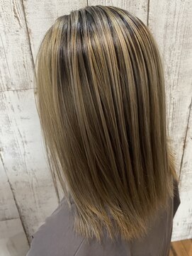 ロイズ ヘアデザイン アンド スパ(LOES) デザインカラー×ミルクブラウン×ミルクティーベージュ
