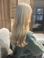 ルルズ(LULUS)&nbsp;ホワイトベージュミルクティーベージュ京都駅ブリーチ透け感