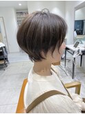 ピアスが映えるシンプルショート