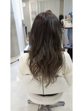 ソワン ドゥ ブレス 立花店(soin de brace) カーキグレージュ/オリーブグレー/小顔/【高嶋仰】