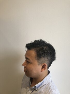 キー(KEY) 七三オールバックスタイル