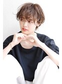 グレージュショートのニュアンスカール【middle】野村恵子