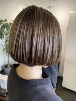 デリコ(DELICO)の写真/ハイライトで叶える"白髪ぼかし"が大好評☆気になる白髪をカバーし、抜け感のある上品な仕上がりに♪