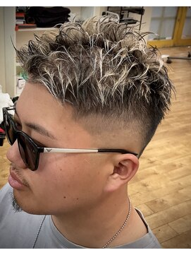 モンテオ(MONTEO) 男らしいフェードスタイル