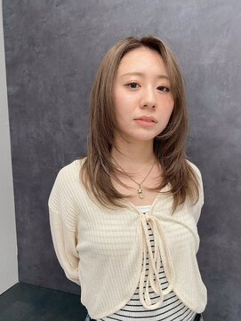 ラルガ 黒崎(Raruga) ハイライトカラーミルクティーベージュレイヤーカット