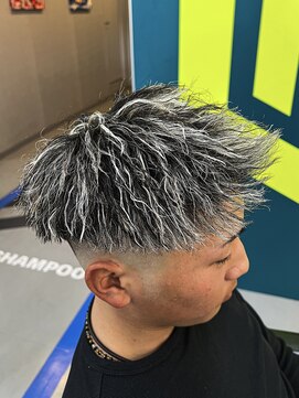 ダズルヘアラッシュ(DAZZLE hair RUSH) ホワイトメッシュ×ツイストパーマ