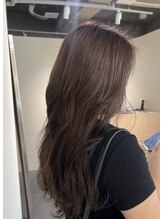 ダブルカラーグレージュと《ロングレイヤー》◆王道ロングヘアに、表面にたっぷりなレイヤーをプラス
