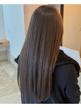 オリーブベージュ