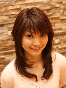 ズームアン(ZOOM un) 『程よい』重さ&動きがこれからのロングのキーポイント!